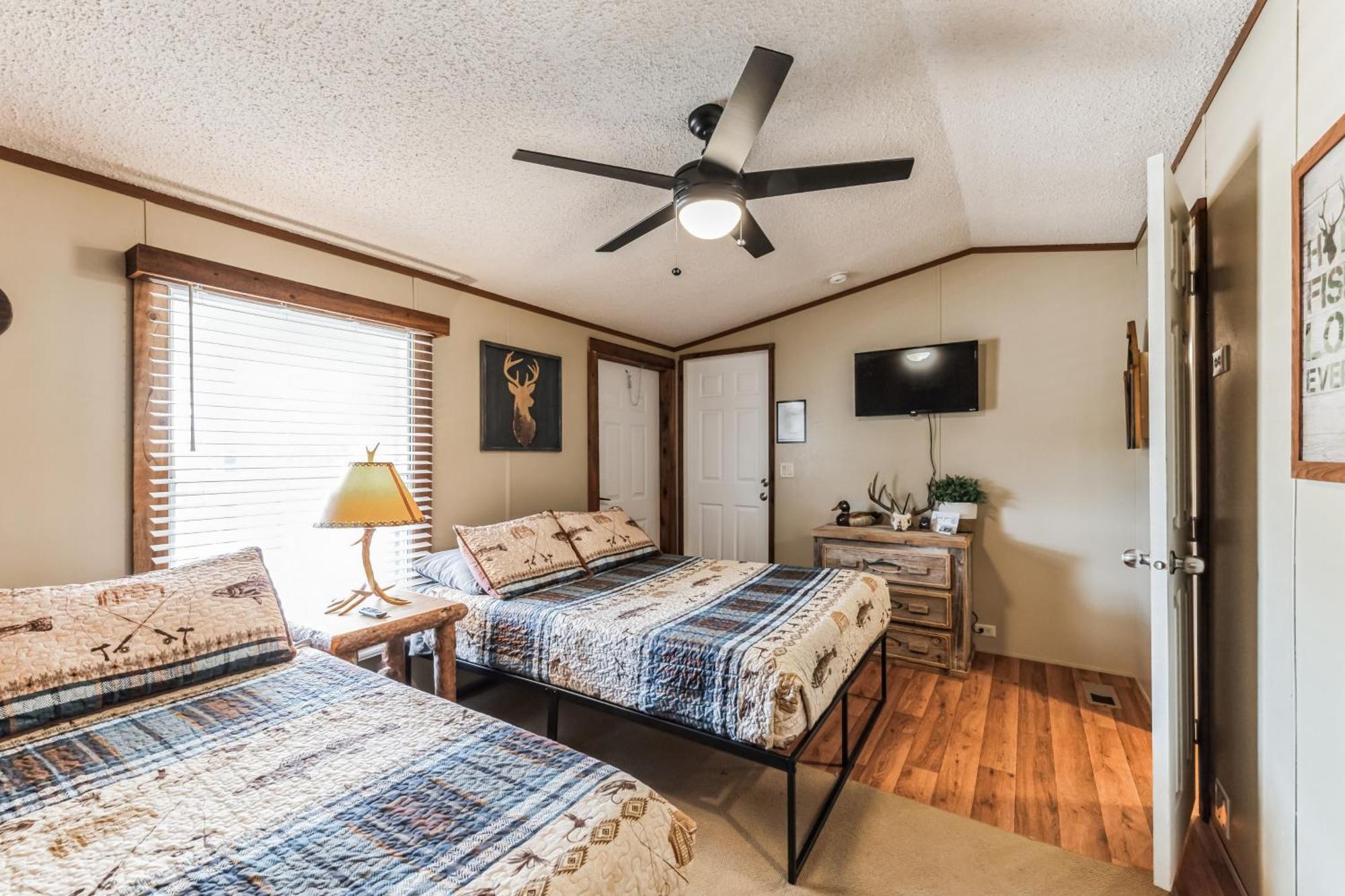 Gone Fishin'Suite 4 - Lodges At Fossil Creek Hotel Room Kingston Dış mekan fotoğraf